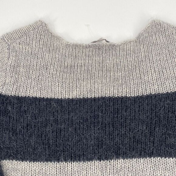 Gap Alpaca Wool Blend Stripe Round Neck Long‎ Sweater Grey Medium - Picture 8 of 8